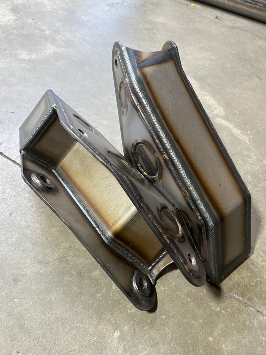 Universal 4-Link Pivot Boxes